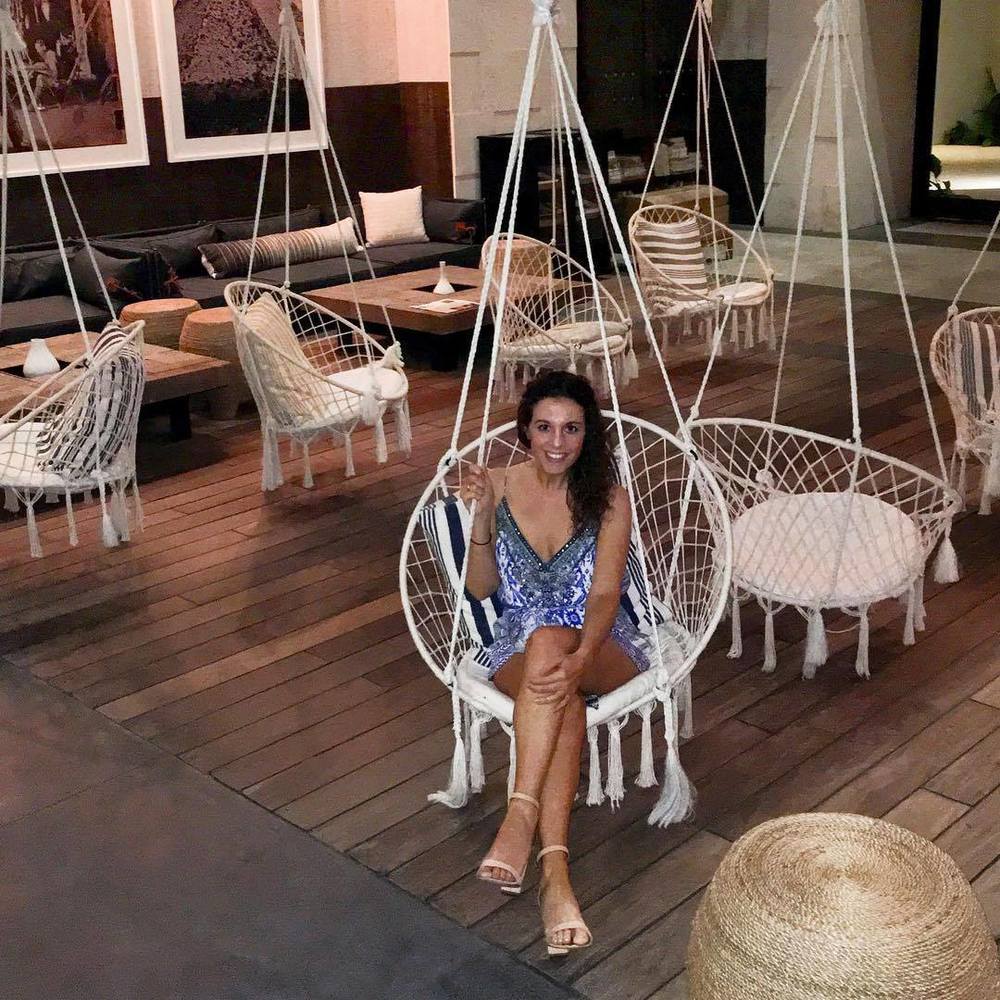 Meet your Posher, Laura